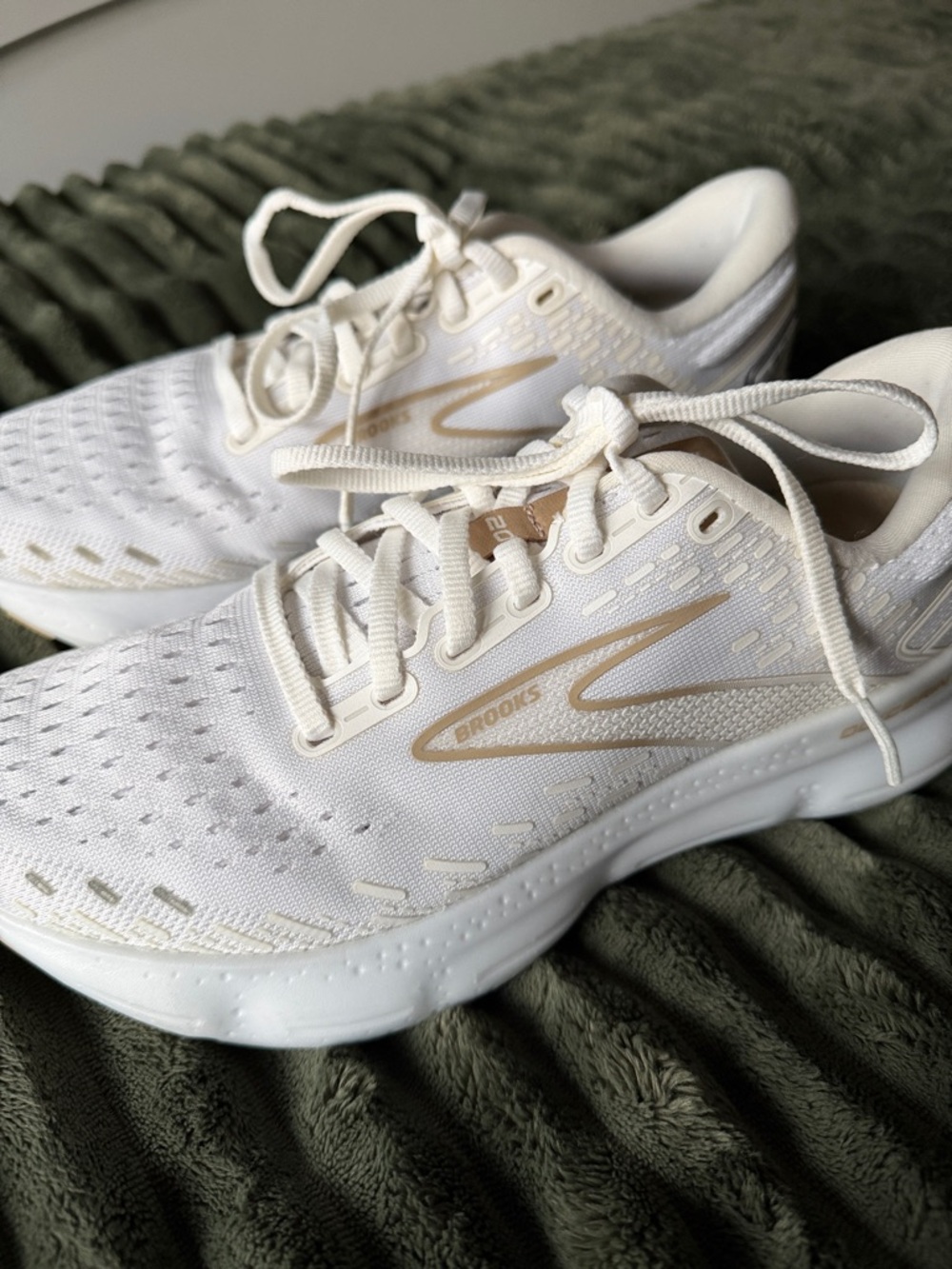 Brooks Women's White and Beige Running Shoes